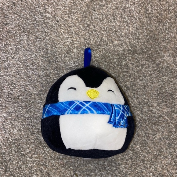 Squish mellow penguin ornament​ - Picture 3 of 4